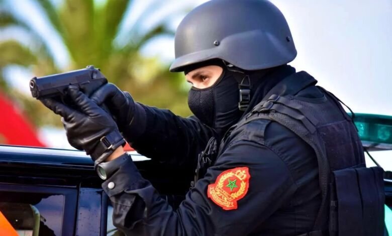 ضابط شرطة يستخدم سلاحه الوظيفي لتحييد خطر من ذوي السوابق القضائية بمنطقة مولاي رشيد