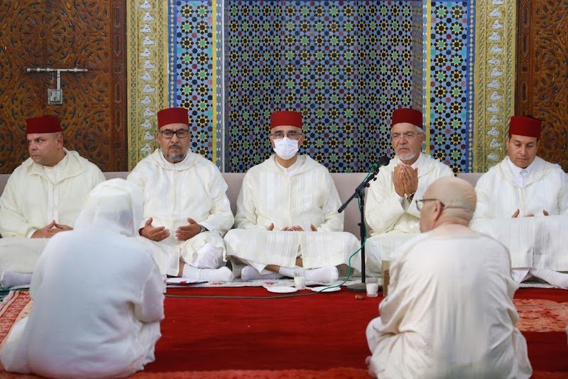 تسليم هبة ملكية لشرفاء ضريح سيدي العربي بن السايح بالرباط