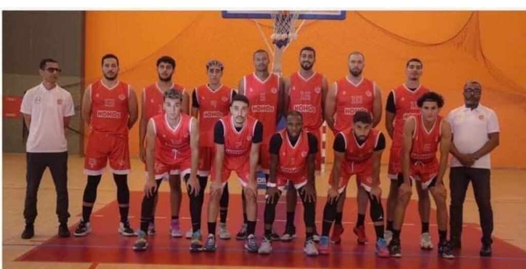 الدورة الثامنة من بطولة القسم الممتاز لكرة السلة “رجال” جمعية سلا يرتقي والجيش يتراجع