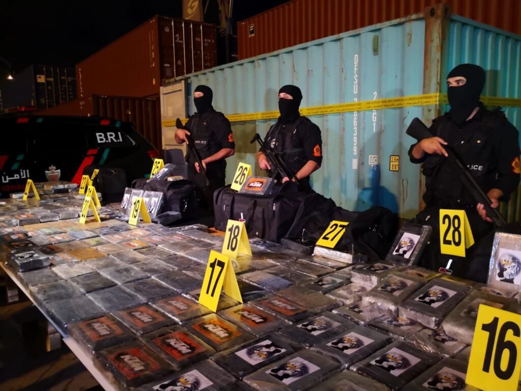 بتنسيق مع الـ DGST.. إجهاض عملية دولية كبرى لتهريب 4 أطنان و635 كلغ من الشيرا بالدار البيضاء