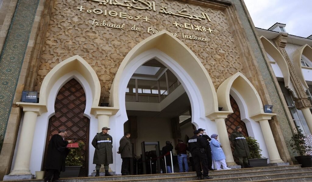 الفرقة الوطنية تحيل كومندار موقوف وموظفي شرطة بطنجة على وكيل الملك بسلا