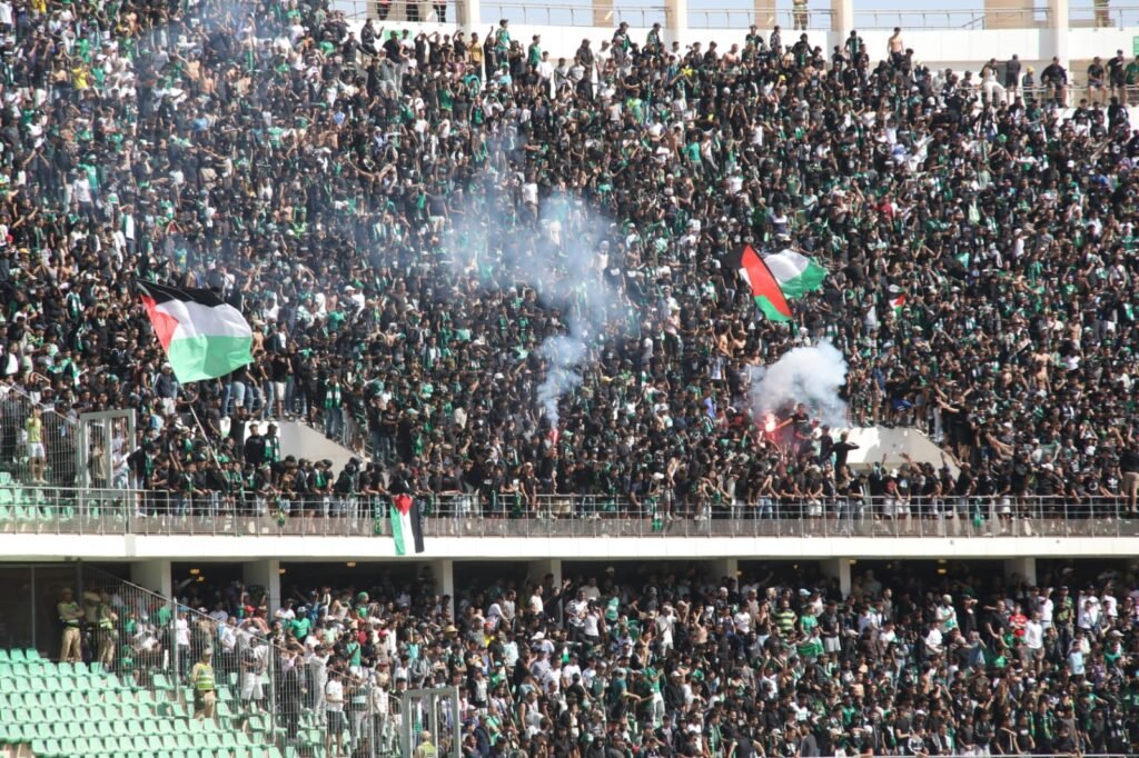 بالفيديو..احتفالية جمهور الرجاء بملعب ادرار باكادير