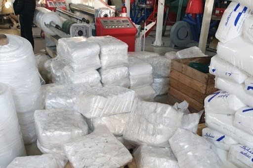 البيضاء…سلطات سيدي حجاج واد حصار إقليم مديونة تحجز كمية كبيرة من الأكياس البلاستيكية الممنوعة بأحد الورشات …..