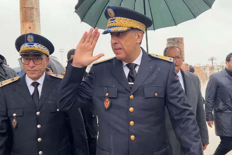 السيد حموشي في ضريح محمد الخامس.. ولاء راسخ ووفاء مستمر للعرش العلوي المجيد