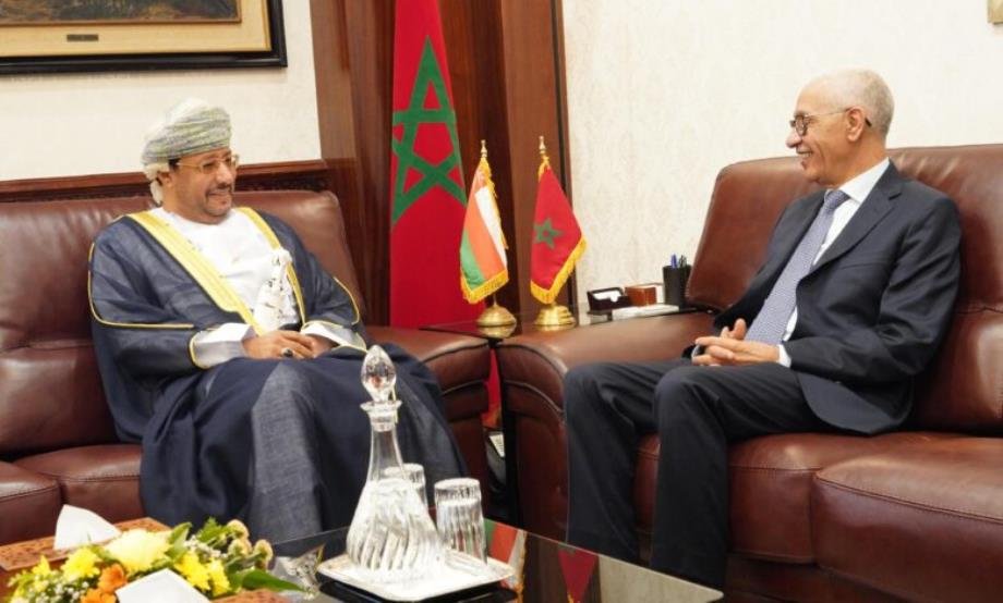 تعزيز العمل البرلماني الثنائي ومتعدد الأطراف محور مباحثات رئيس مجلس النواب مع سفير سلطنة عمان