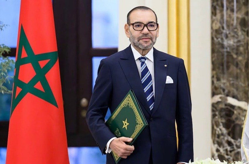جلالة الملك يدشن ويزور عددا من المشاريع الكبرى المندرجة في إطار إعادة هيكلة وتطوير المركب المينائي للدار البيضاء