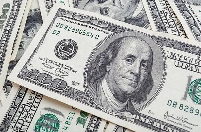 ارتفاع الدولار قبيل صدور بيانات تضخم أمريكية