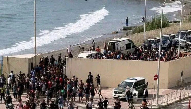 إسبانيا تفعّل الإرجاع الجماعي لمهاجري سبتة بعد موجة العبور الأخيرة