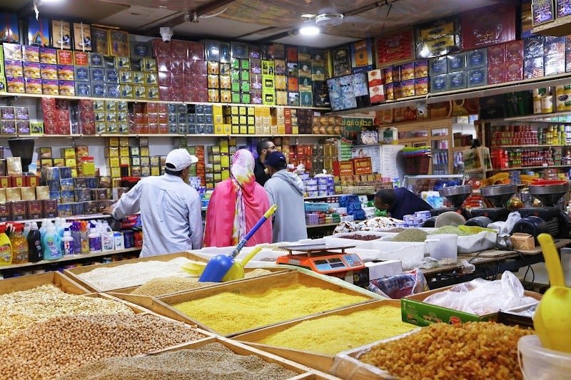 موجة الحر تُبطئ الحركة التجارية وتُقلص الإقبال على الأسواق المغربية